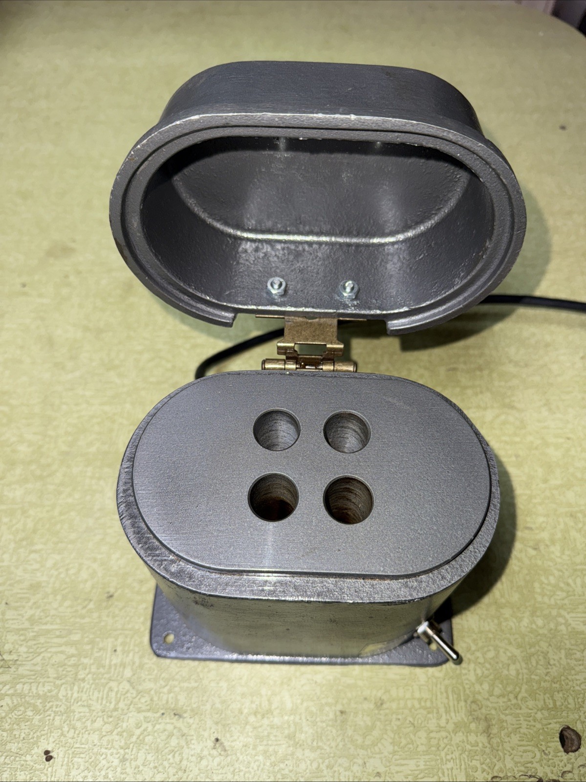 12 Volt  W.L. Walker Oil Sample Heater