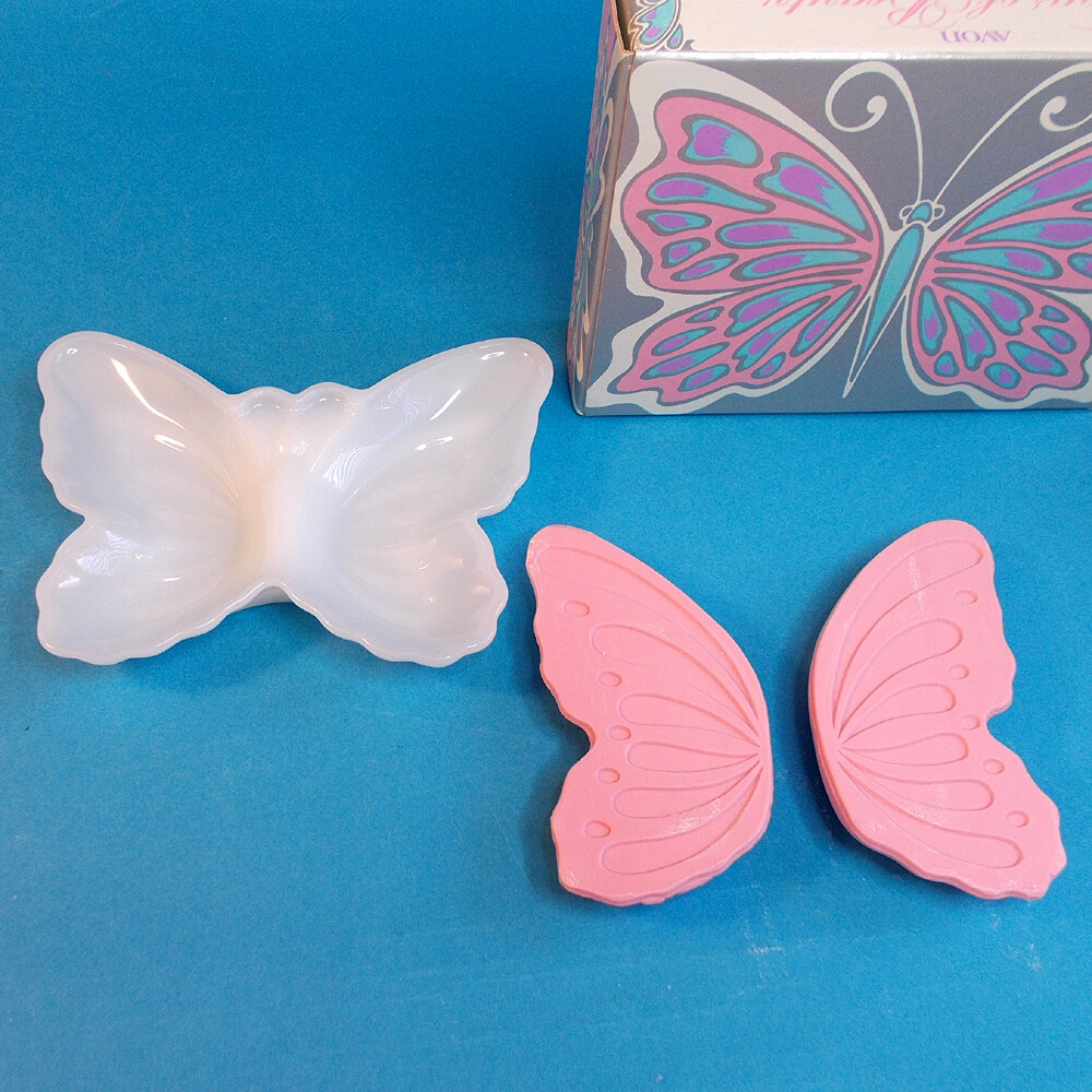 Vtg 70s Avon WINGS OF BEAUTY Butterfly Milk Glass Soap Dish 2 Hostess Soaps NOS