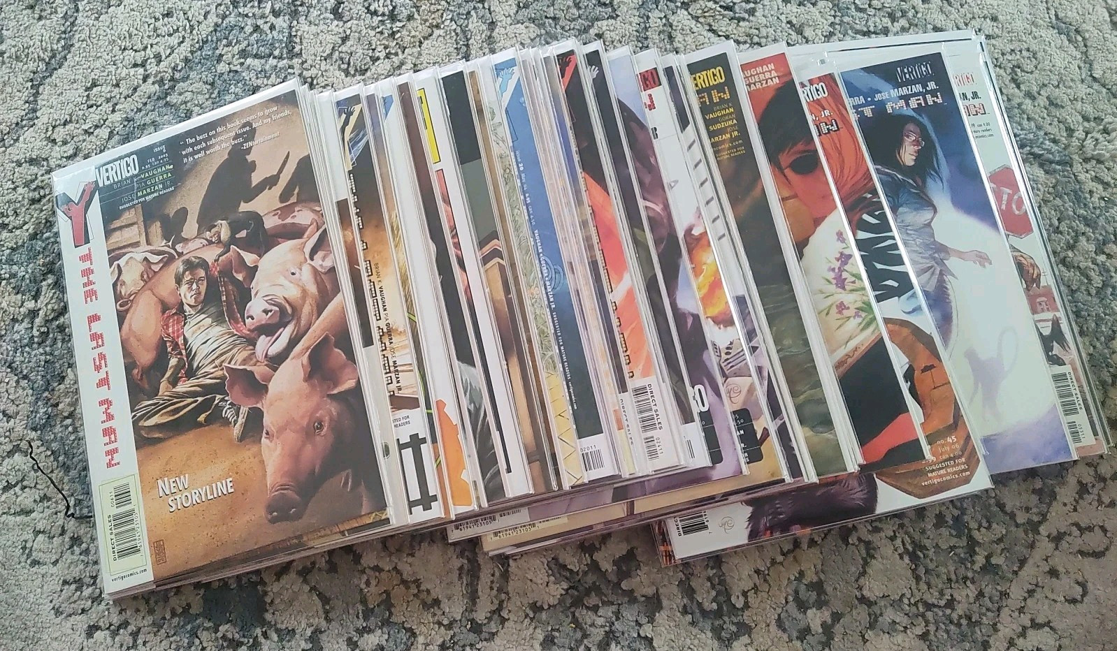 Y The Last man Lot Of 45 DC Vertigo Comics NM+ Brian Vaughan Pia Guerra 
