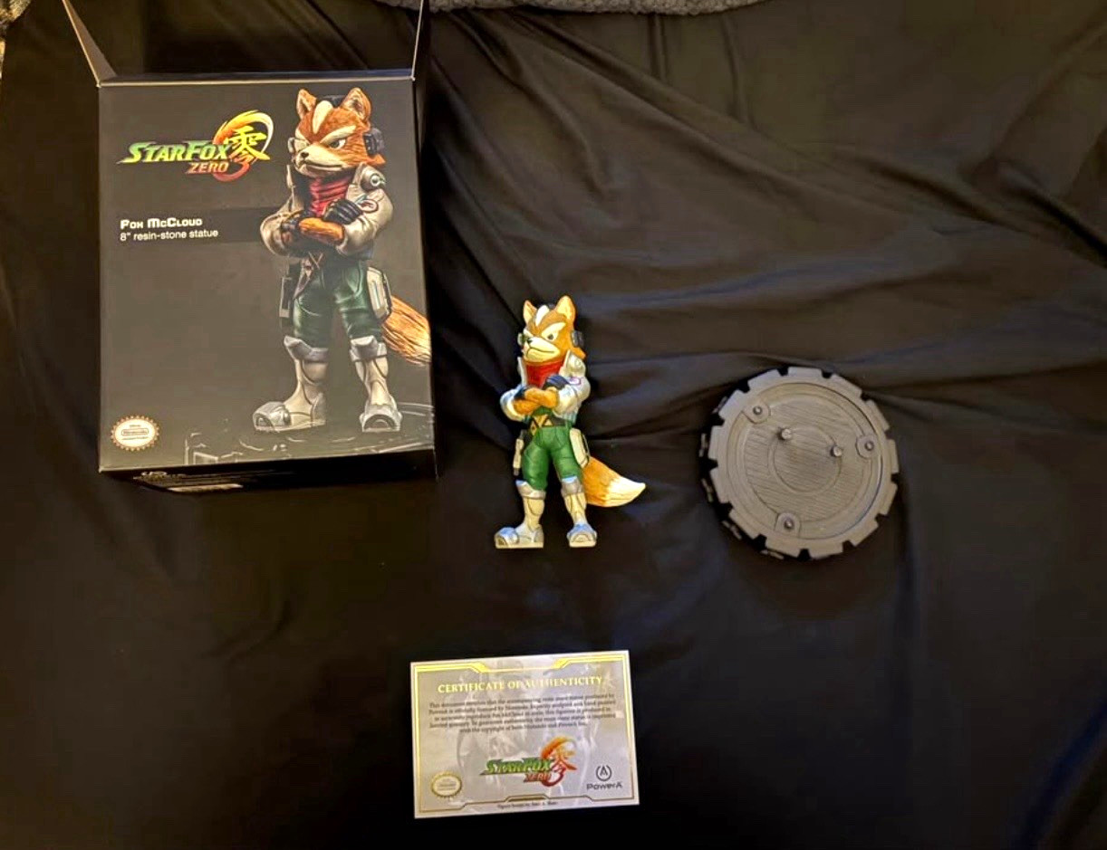 PowerA Star Fox Fox McCloud 8in Resin Limited Edition Statue 554/5000 With COA