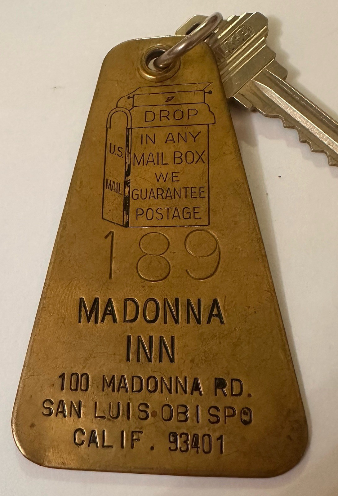 Madonna Inn 100 Madonna Rd., San Luis Obispo, CA 93401 Brass Hotel Room Key #189
