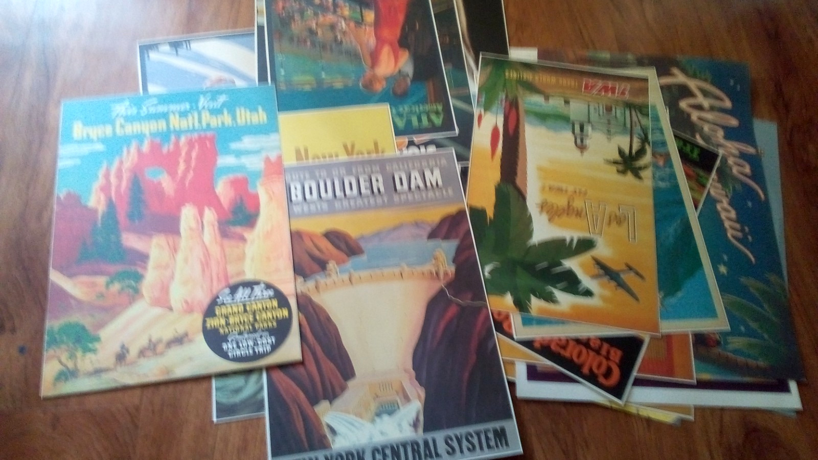 LOT OF 18 DIFFERENT POSTERS LOT