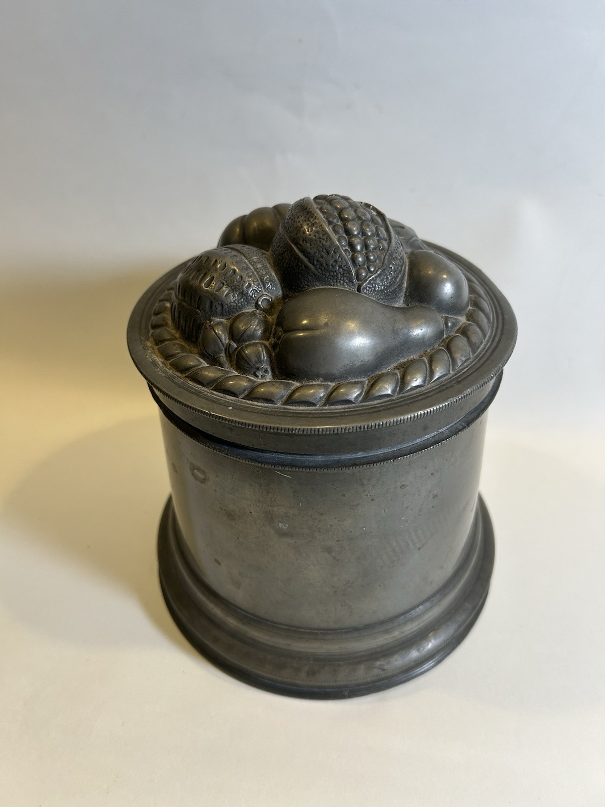 LARGE ANTIQUE 1800's ENGLISH PEWTER ICE CREAM BANQUET PUDDING MOLD 6.10 LBS LARGE ANTIQUE 1800's ENGLISH PEWTER ICE CREAM BANQUET PUDDING MOLD 6.10 LBS