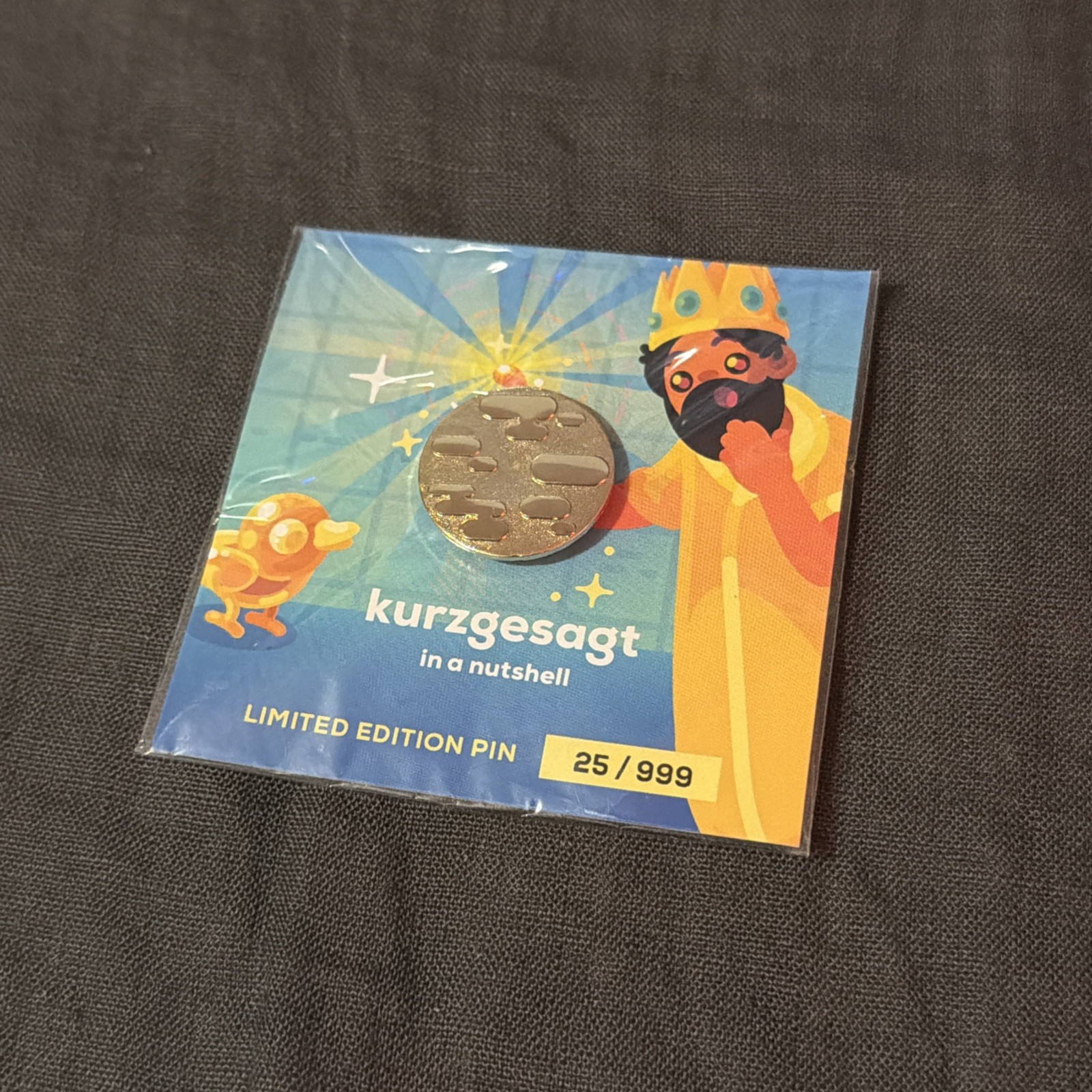 *LIMITED EDITION* Kurzgesagt In a Nutshell Gold Earth Pin Number #25