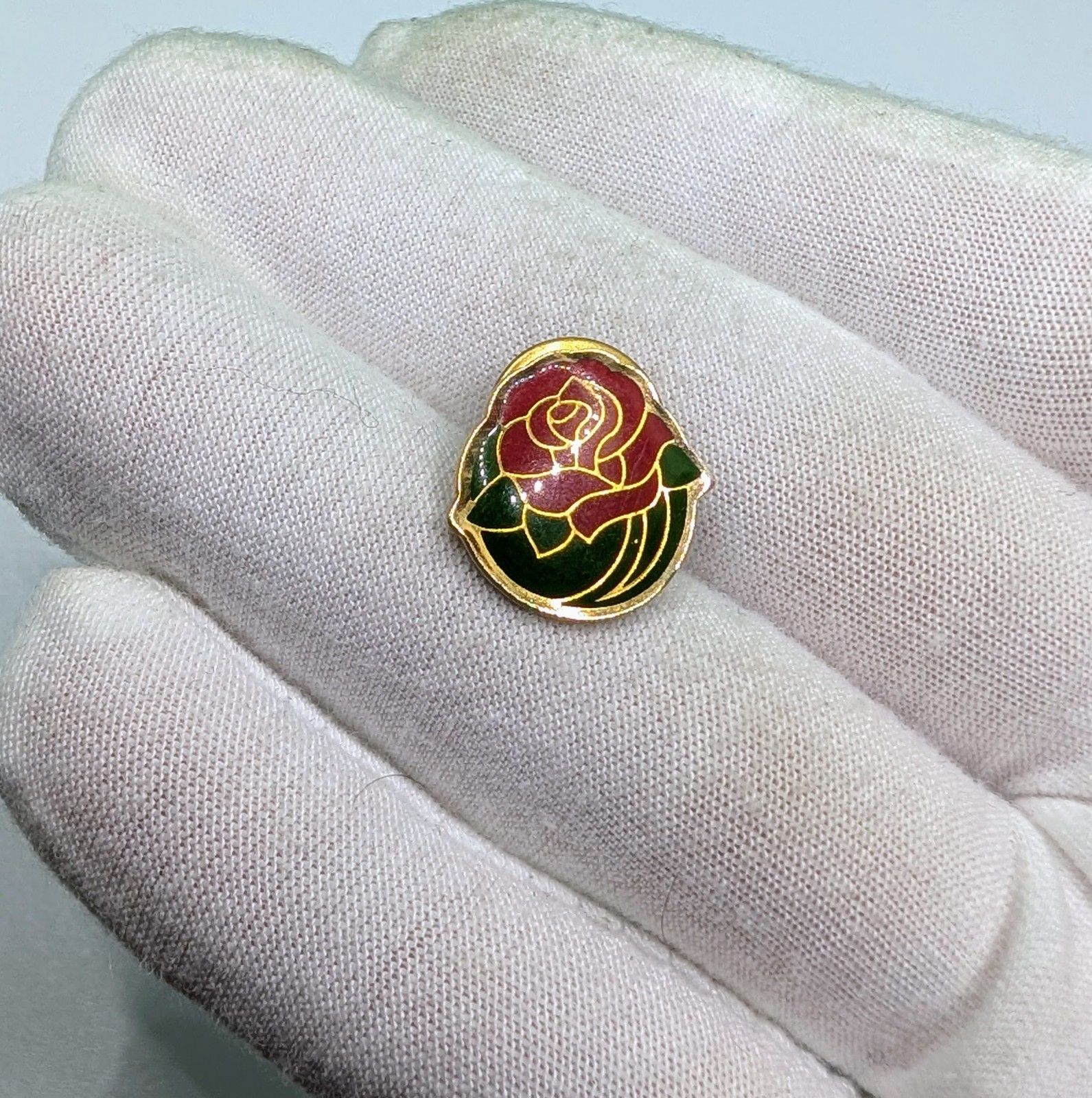 Vintage Tournament of Roses Enamel Floral Botanical Gift Lapel Pin