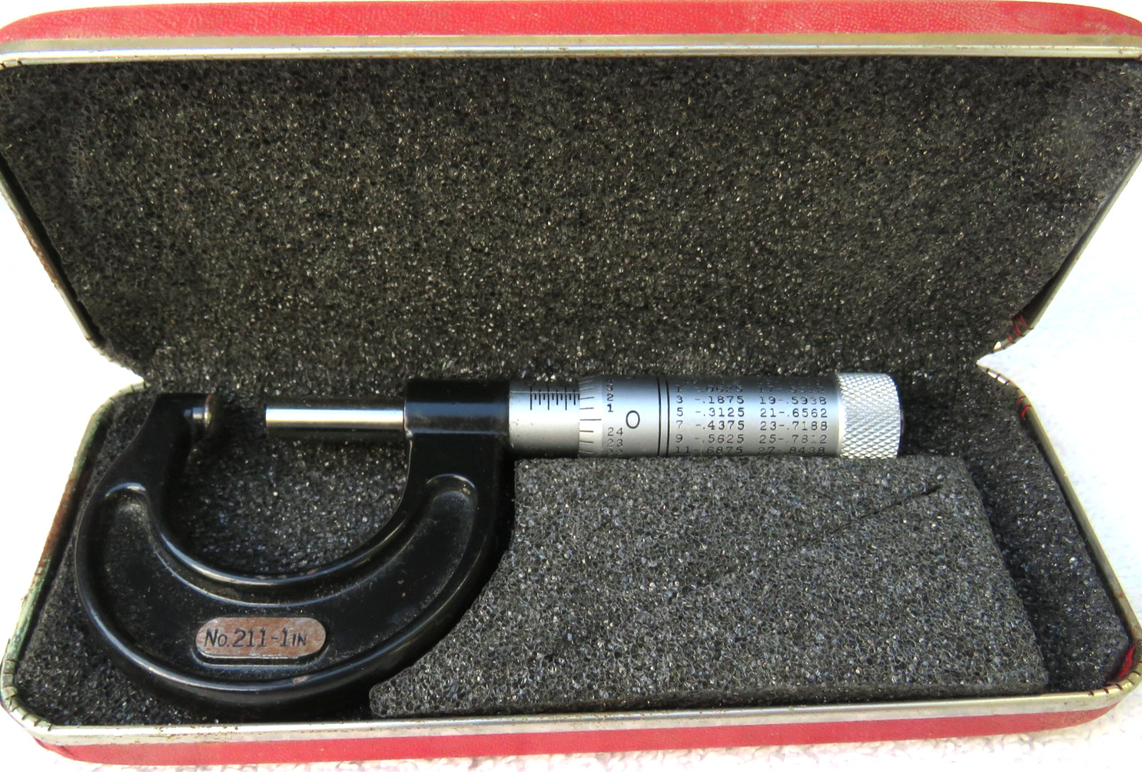 Starrett No. 211 Spherical Anvil Flat Spindle Micrometer 0-1\