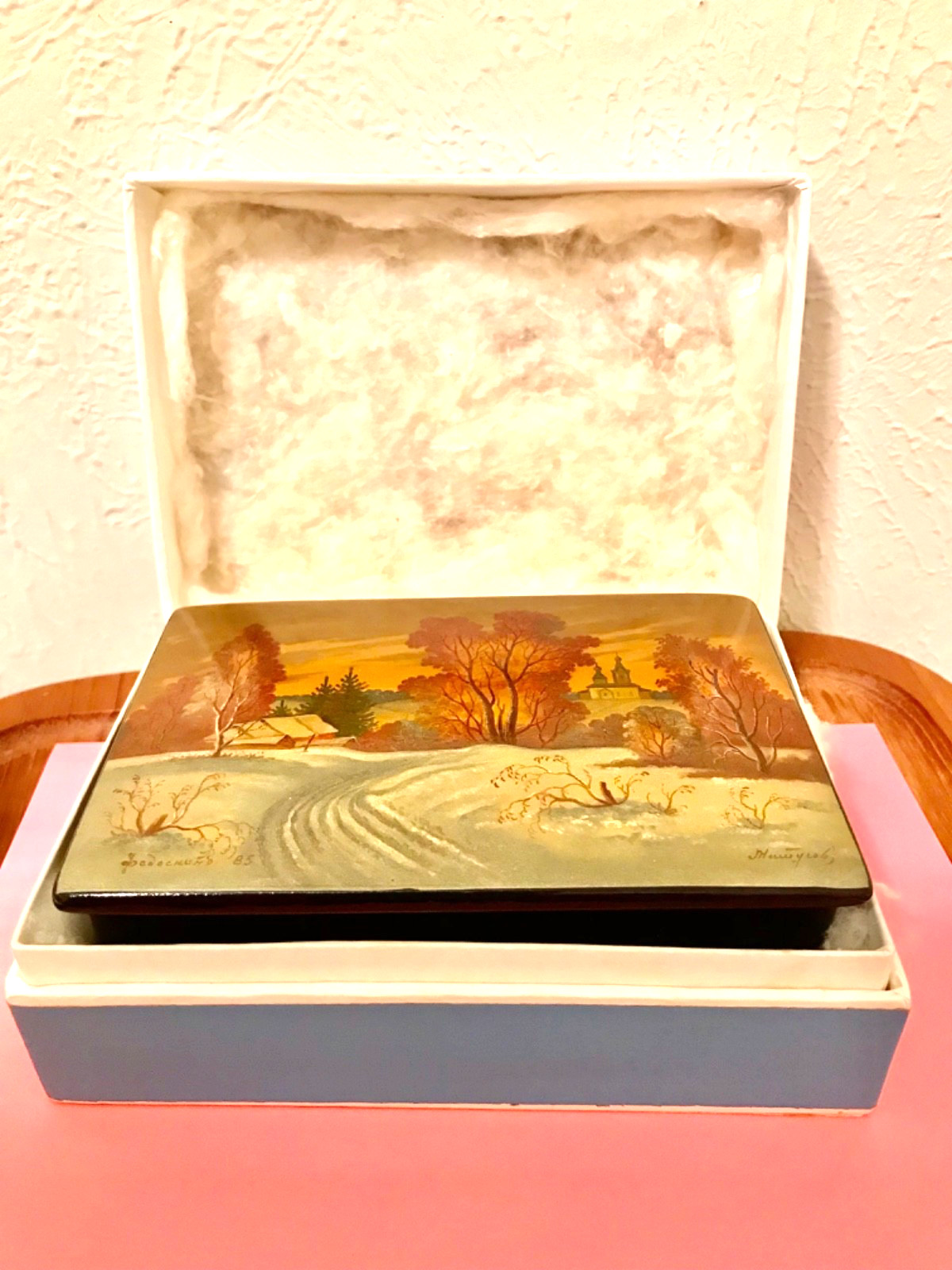 🔥LARGE Rare 22K GOLD base Winter Nature Scene Russian Lacquer Box FEDOSKINO