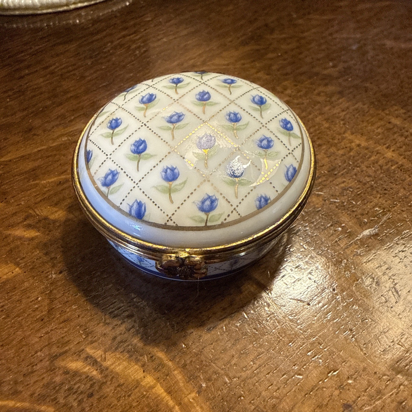 Vintage Del Prado Fine Porcelain Blue Tulip Design Pill Box