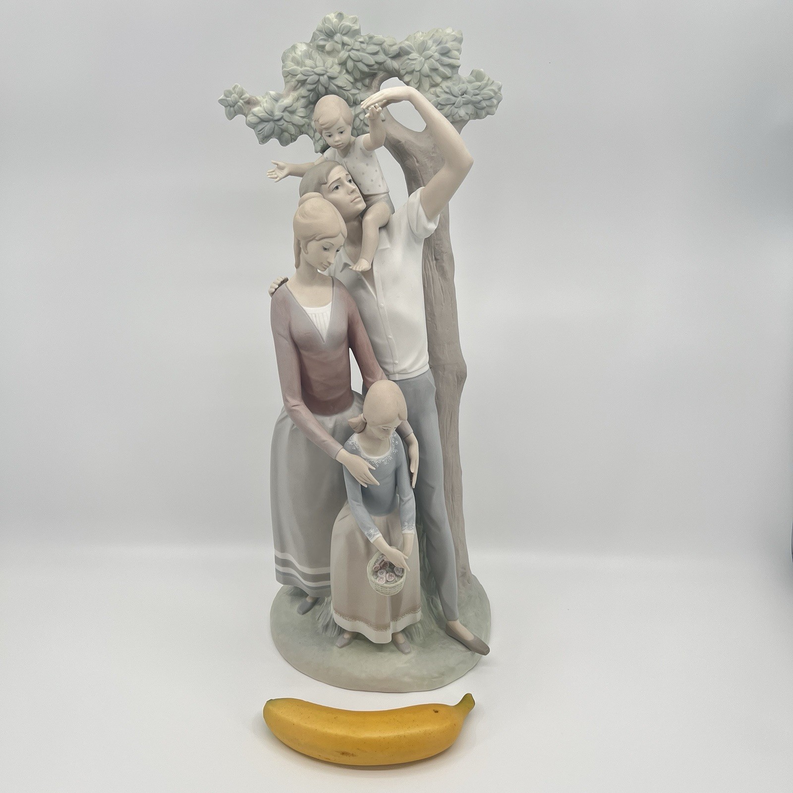 Lladro #1201 THE FAMILY Figurine 1971-1979 Matte Finish Large 21” Tall EXCELLENT