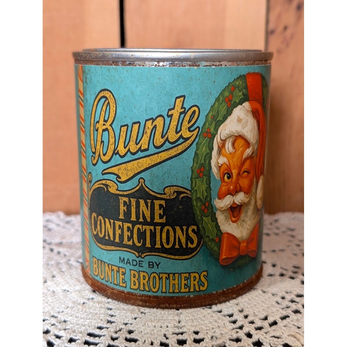 Christmas BUNTE BROS. Fine Confections Rusty Vintage Inspired Pint Tin Christmas BUNTE BROS. Fine Confections Rusty Vintage Inspired Pint Tin