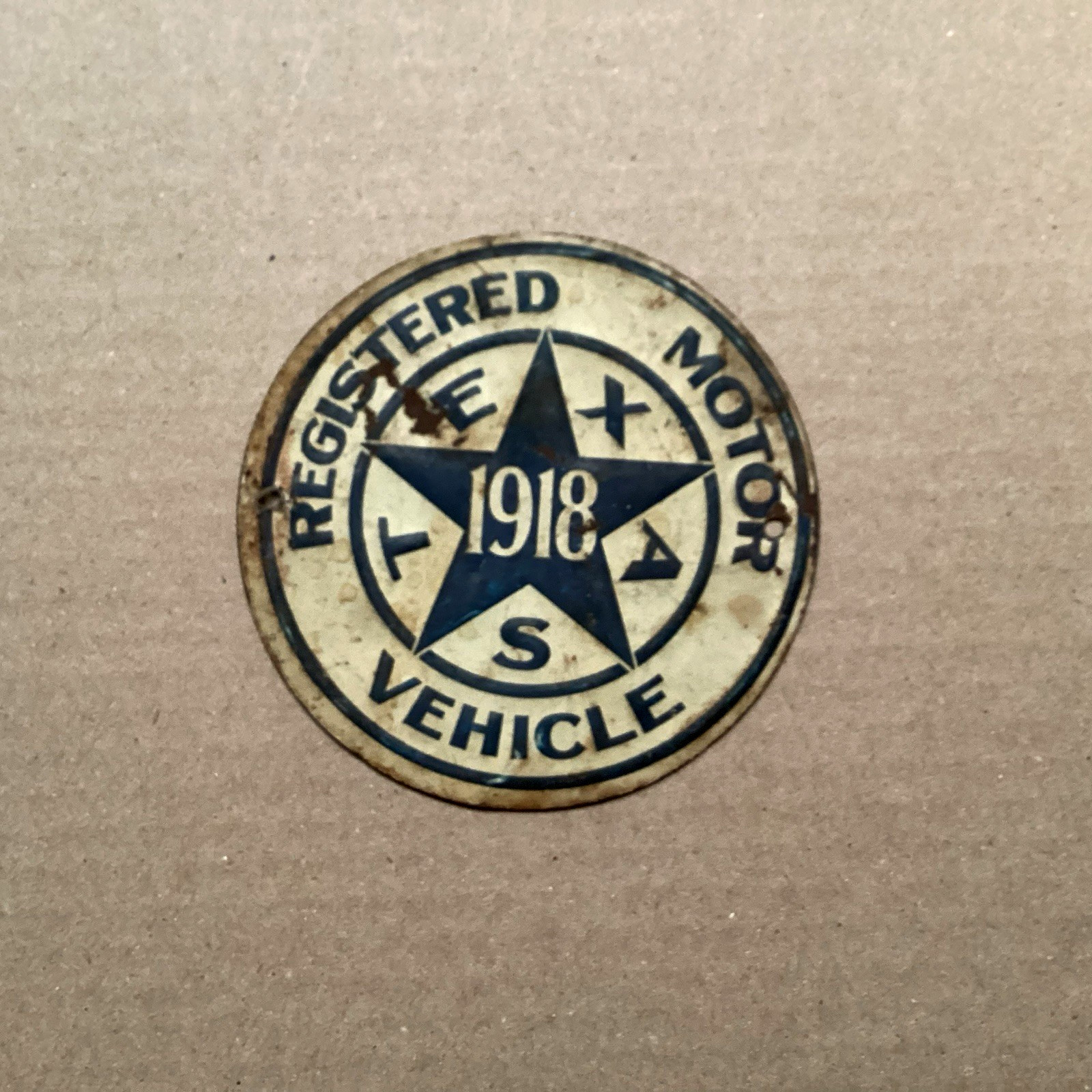 VINTAGE 1918 TEXAS LICENSE PLATE ORIGINAL RADIATOR SEAL