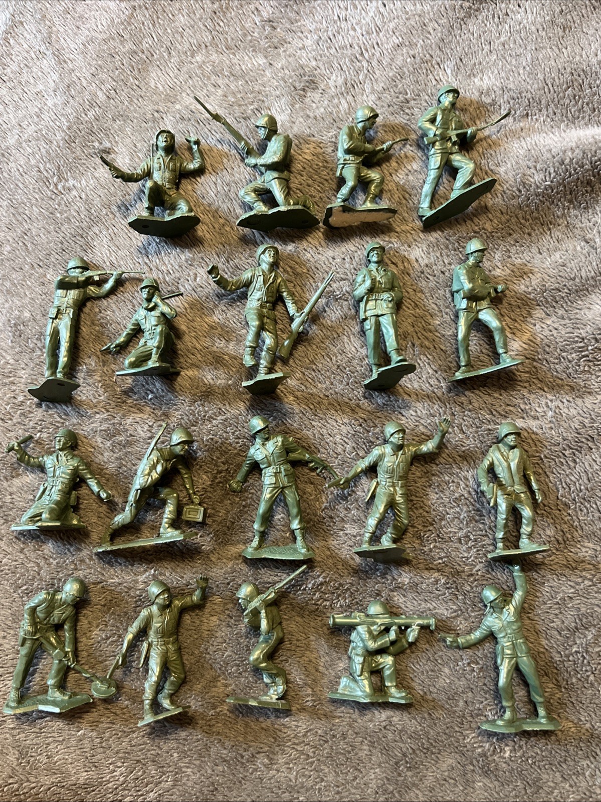 Vintage Marx RARE 1950's Dark Green German Soldiers Toy Military Army Lot Vintage Marx RARE 1950's Dark Green German Soldiers Toy Military Army Lot
