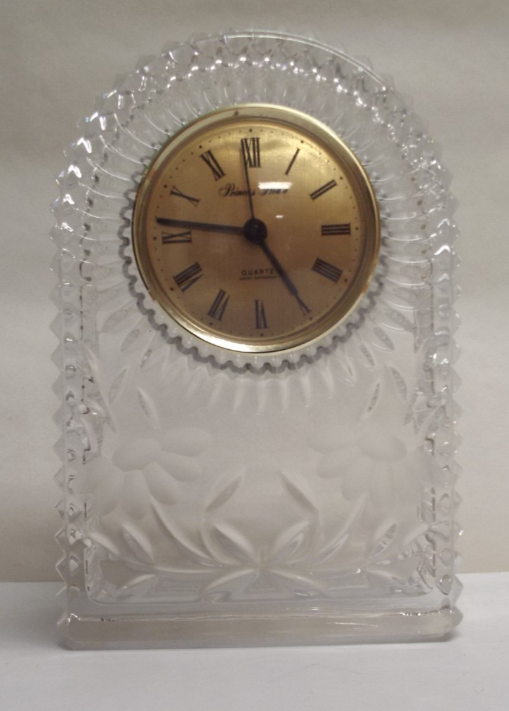 VINTAGE Princess House Heritage Fine Crystal Mantle Clock - Quartz Movement VINTAGE Princess House Heritage Fine Crystal Mantle Clock - Quartz Movement