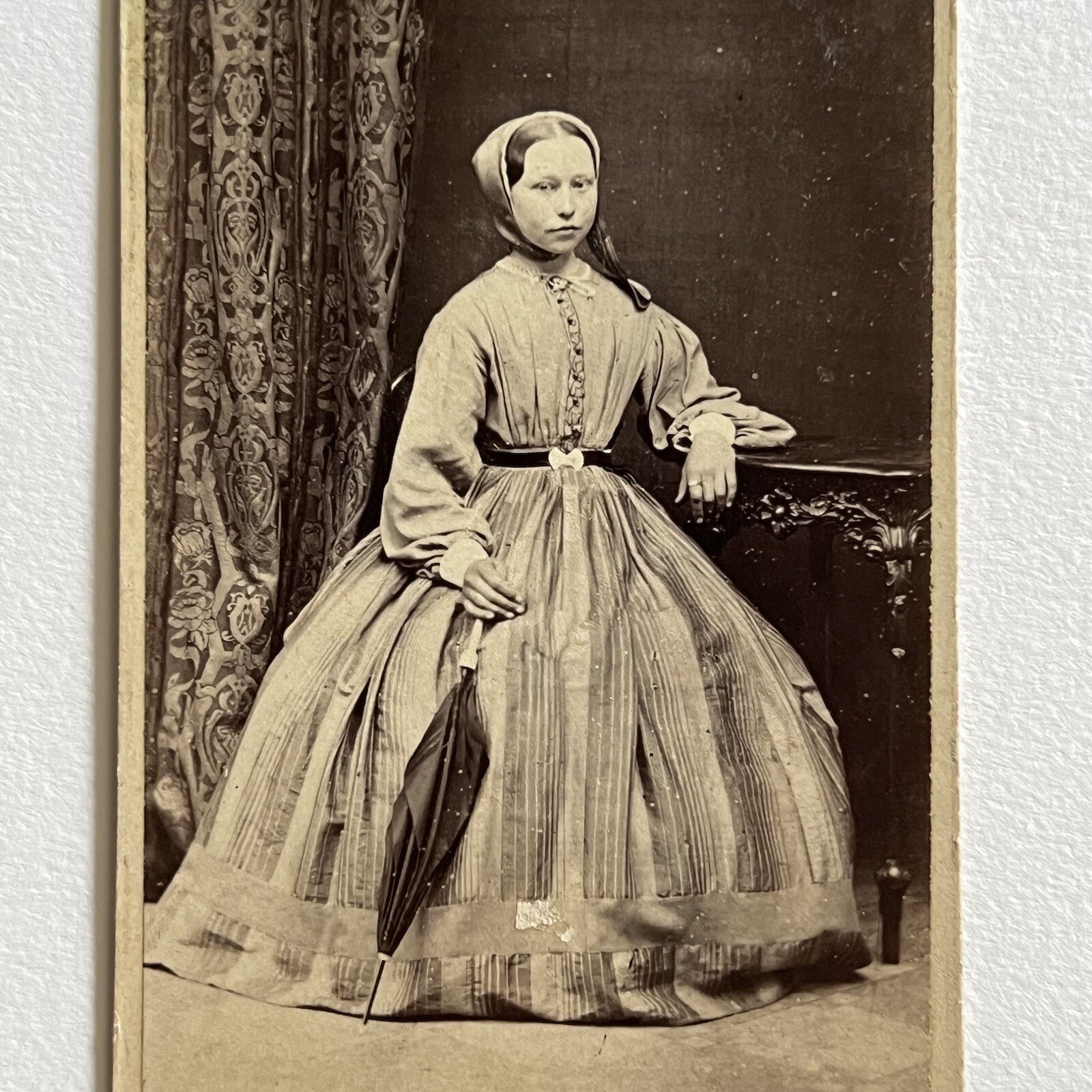 Antique CDV Photograph Beautiful Young Woman Great Dress Copenhagen Denmark