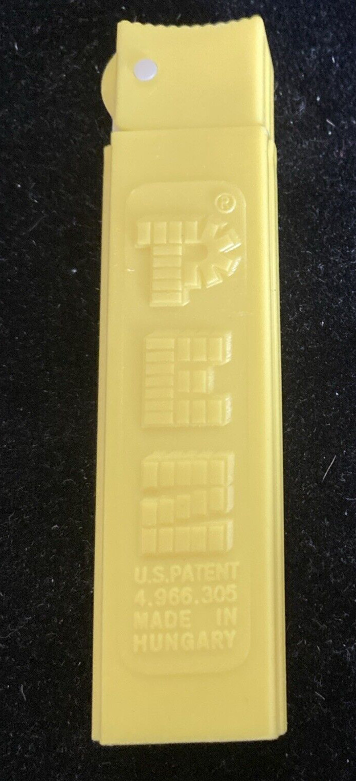 PAZ No Feet Vintage Yellow Lighter PEZ Dispenser RARE No Feet Made in Hungary