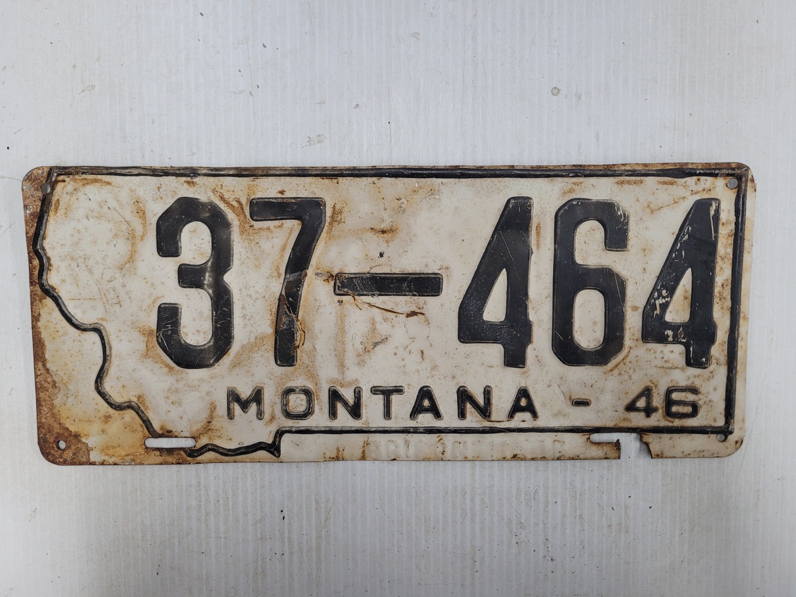 1946 Montana  License Plate Tag DANIELS CO, Scobey