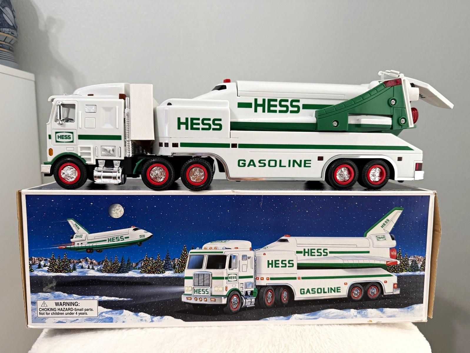 1999 Hess Toy Truck and Space Shuttle with Satellite – New in Box (NIB)