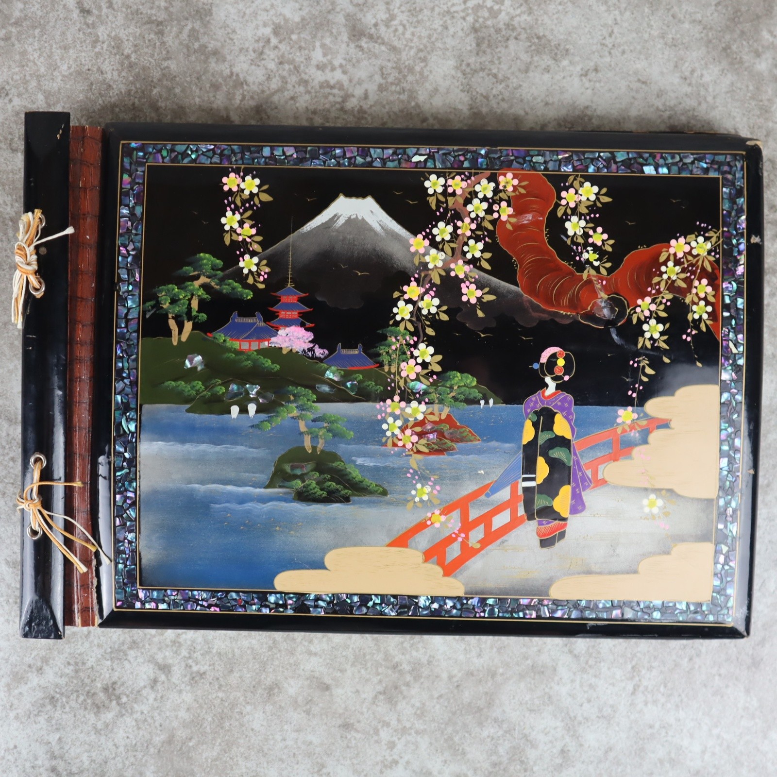 Vintage Japanese Lacquer Photo Album Mount Fuji Geisha Mother Pearl Inlay