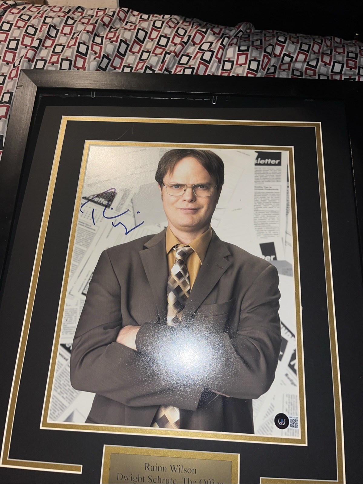 rainn wilson signed with authentication  with frame