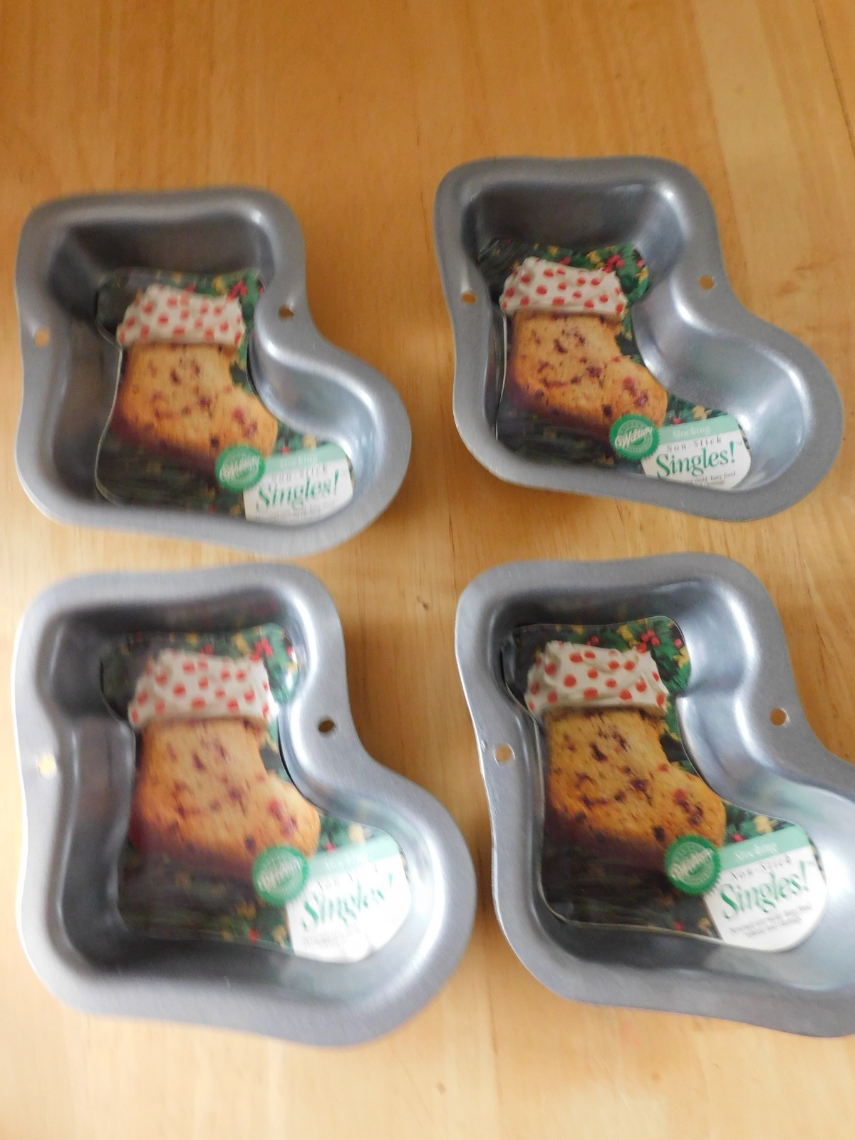 Wilton Christmas Stockings Singles Cake Pans, 4 Christmas Treat Pans