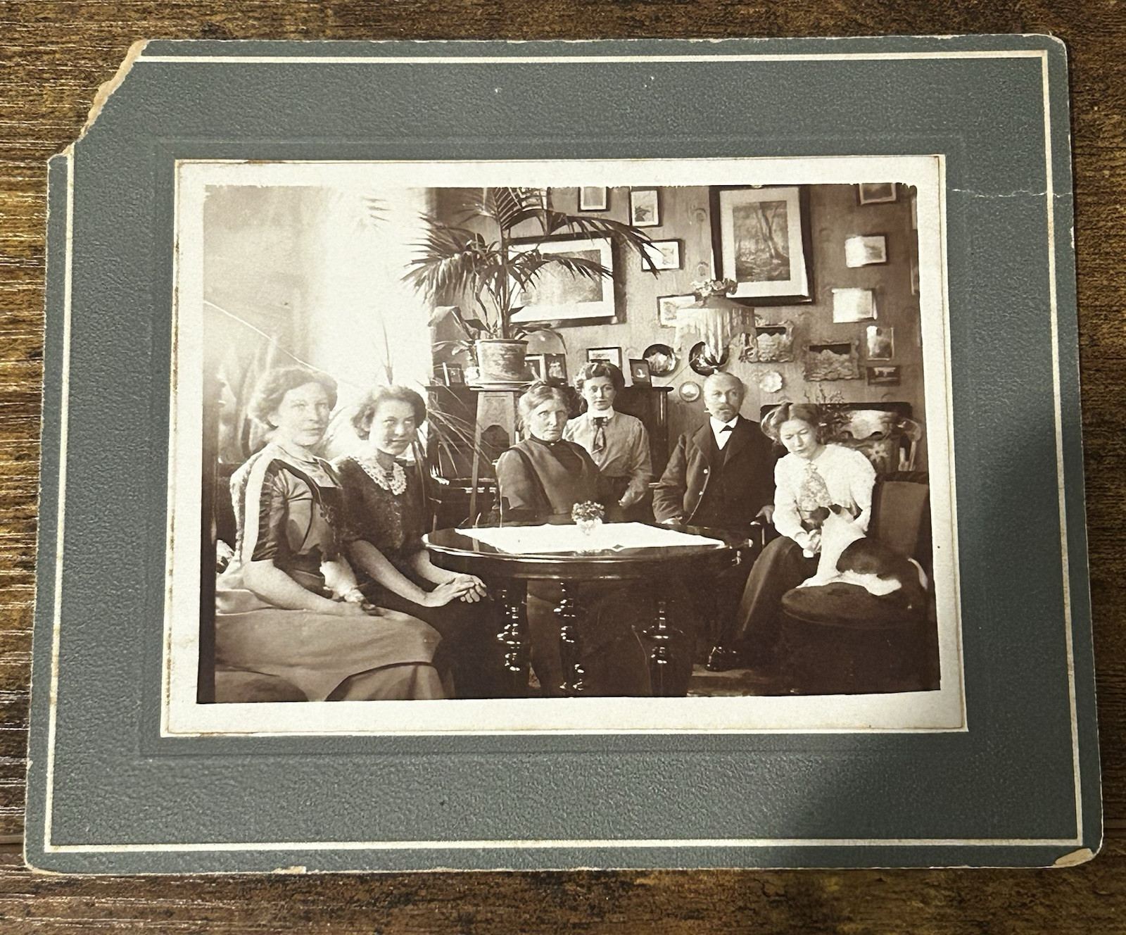 1913 Antique Danish Family Group Photo Easter Greeting “Paaskehilsen” to Family