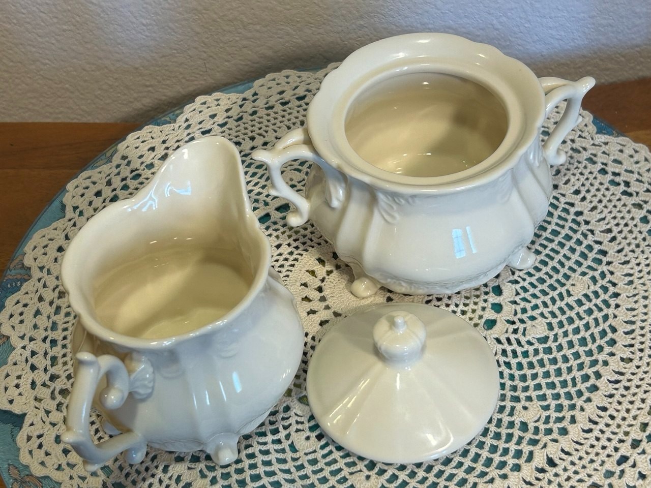 Peppertree Tea Ware Ivory Set of Footed Creamer and Sugar Bowl Peppertree Tea Ware Ivory Set of Footed Creamer and Sugar Bowl