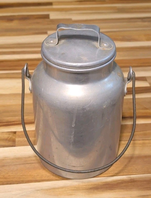 Vtg Wear-Ever Aluminum Milk Cream Can Pail Lid Wire Handle # 1032 2 Quart Rustic Vtg Wear-Ever Aluminum Milk Cream Can Pail Lid Wire Handle # 1032 2 Quart Rustic