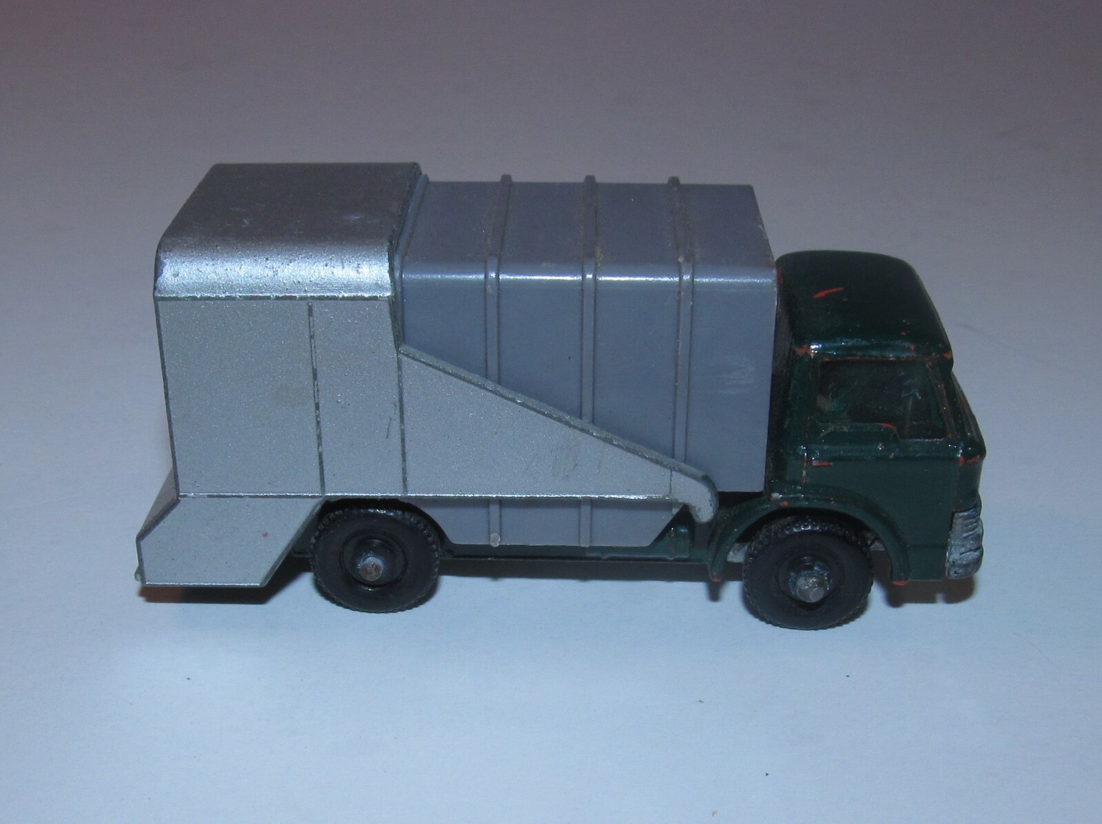 Matchbox Lesney Refuse Truck No. 7 Repainted
