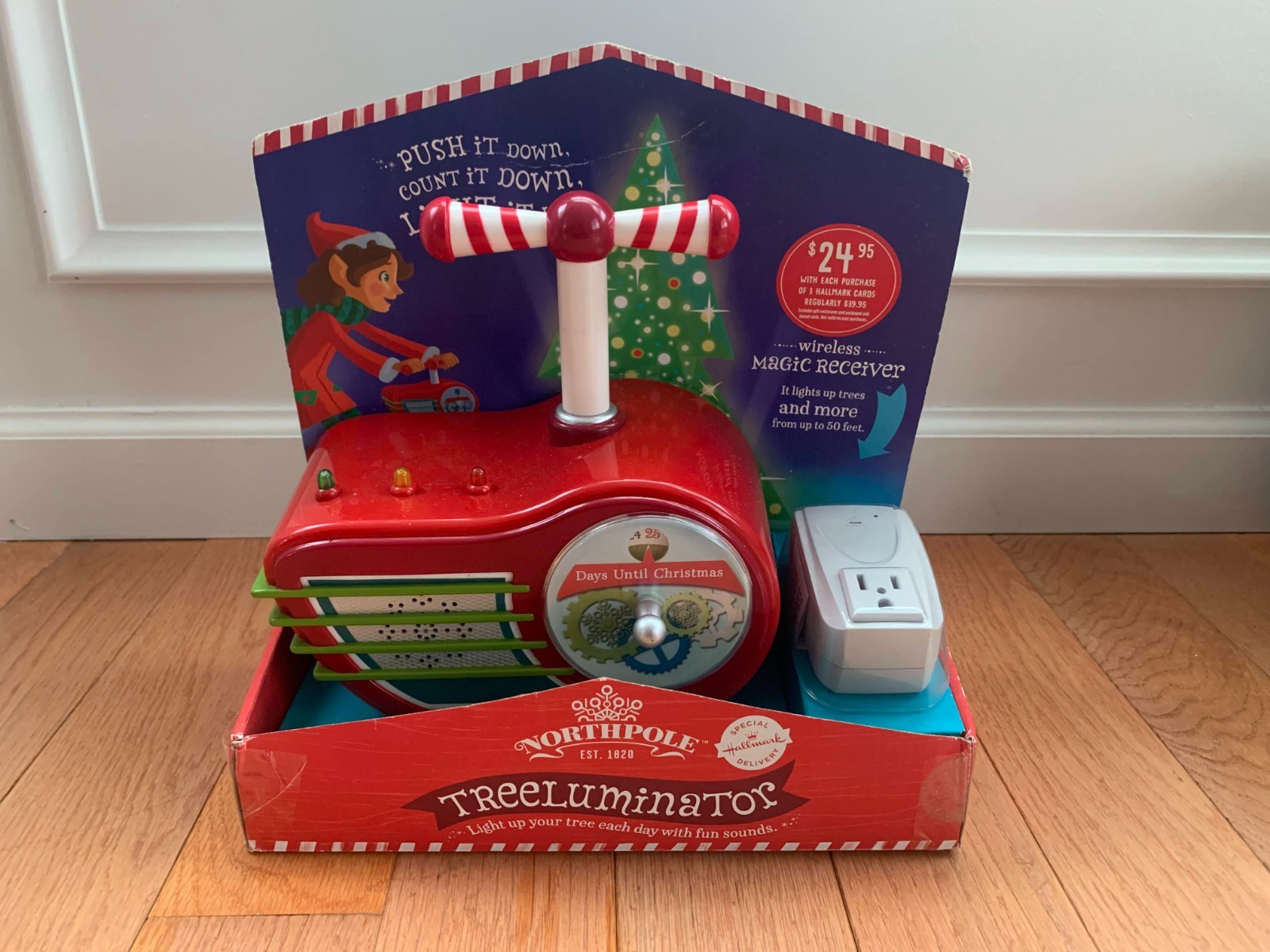 New In Box Hallmark Northpole Treeluminator Christmas Tree Light Show 2014