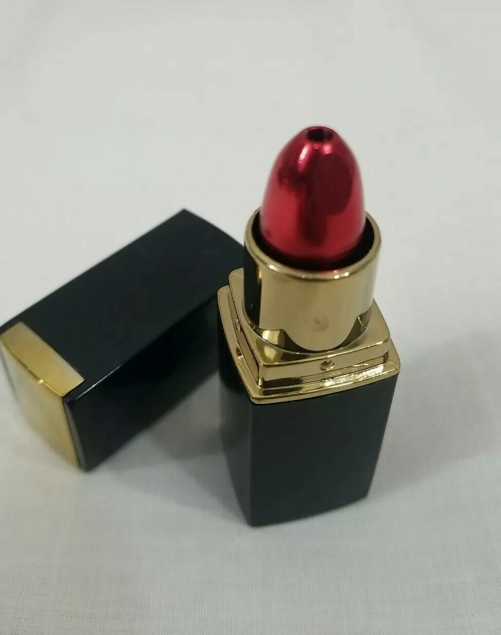 Lipstick pipe red color from american pipes with 10 brass screens