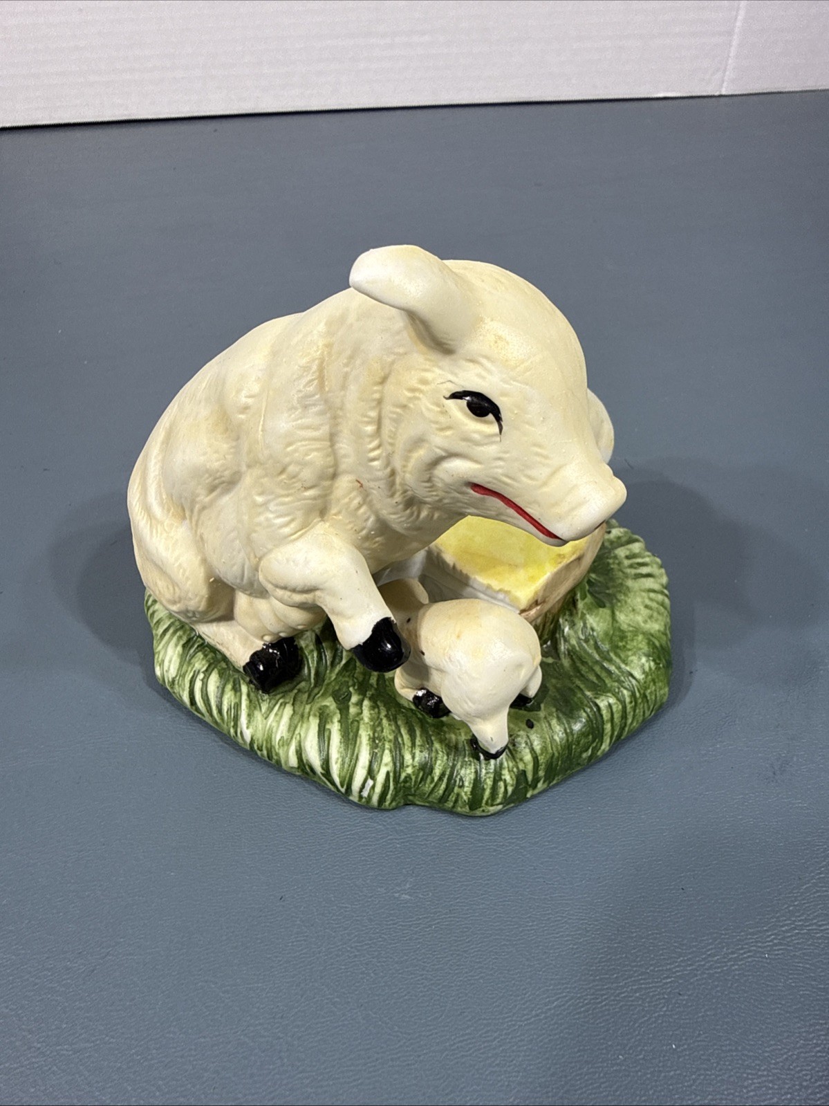 Vintage Porcelain Bisque Pig w/ Piglets Retro Vintage Figurine 4\