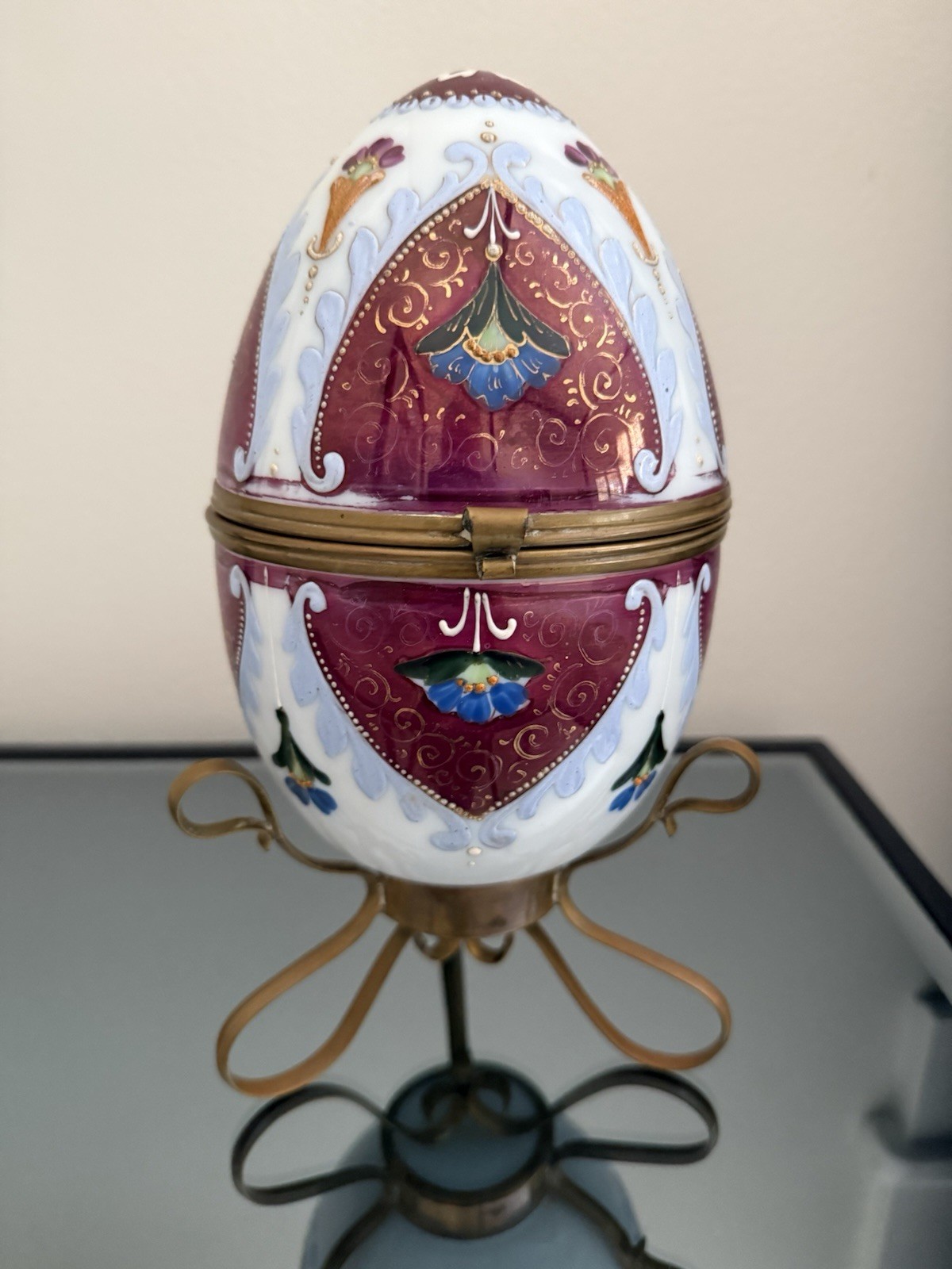 Lg-Egg-Shaped Hinged Trinket Box Metal Trim Stand White Burgundy Floral Design