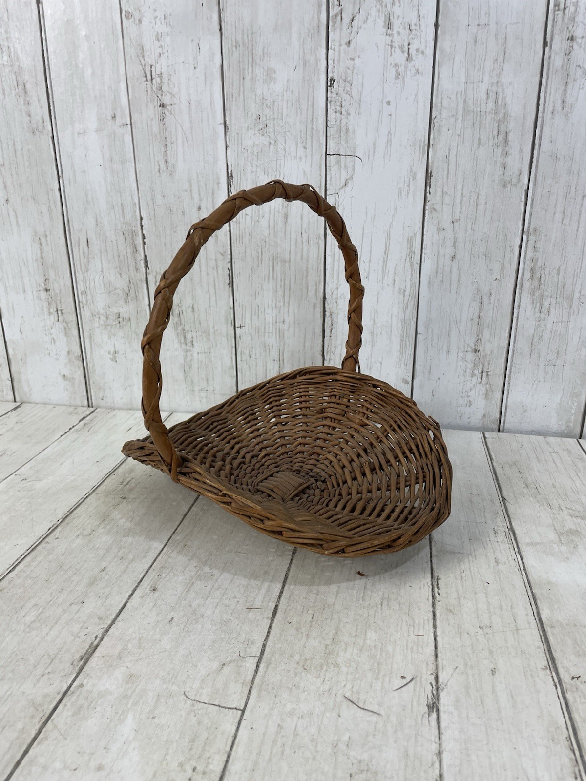 Vintage Woven Wicker Gathering Basket  Flowers Round Handle 10”x 8” X 10”