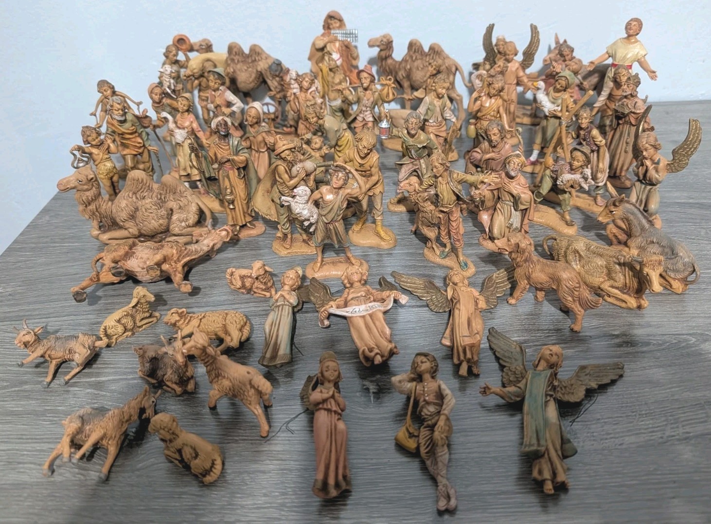61 pc Lot: Vintage 1980-es Fontanini Depose Italy Nativity Figures Wise Man + 61 pc Lot: Vintage 1980-es Fontanini Depose Italy Nativity Figures Wise Man +