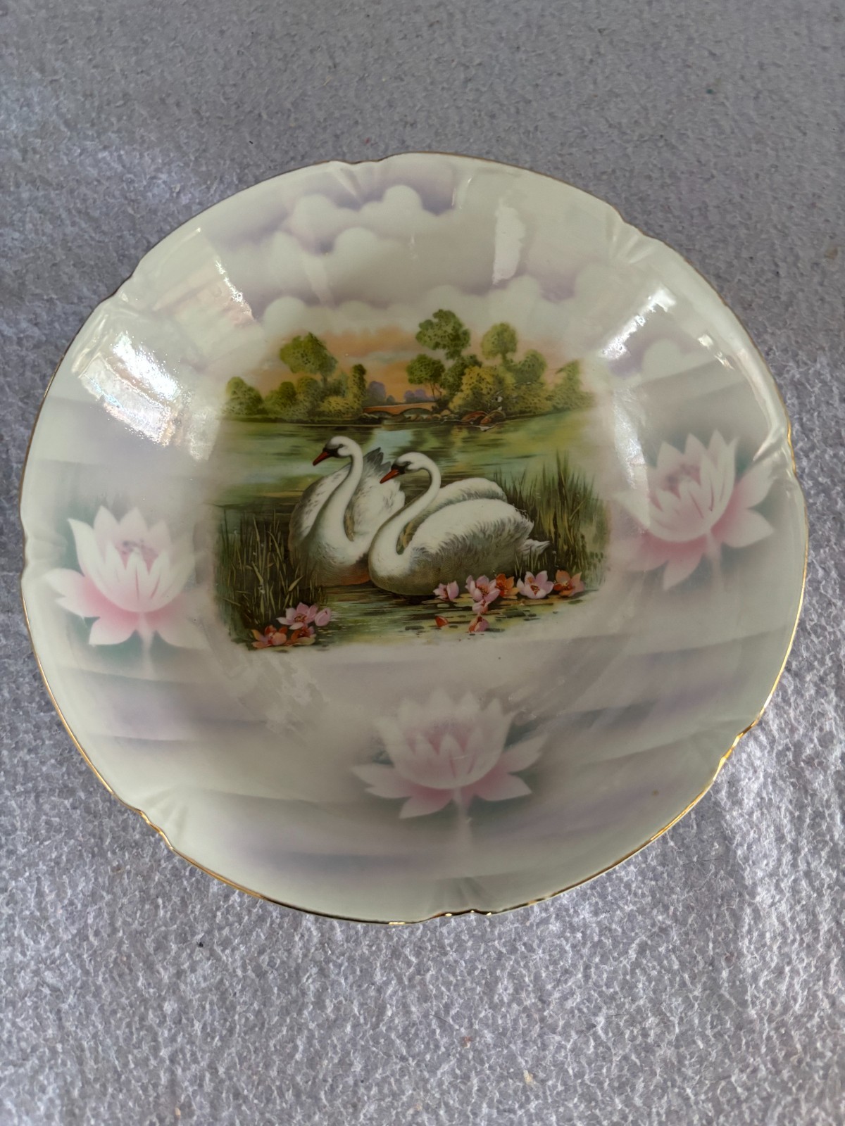 Leuchtenburg Germany Scalloped Porcelain Bowl 2 Swans on Lake Lily Pond PRISTINE