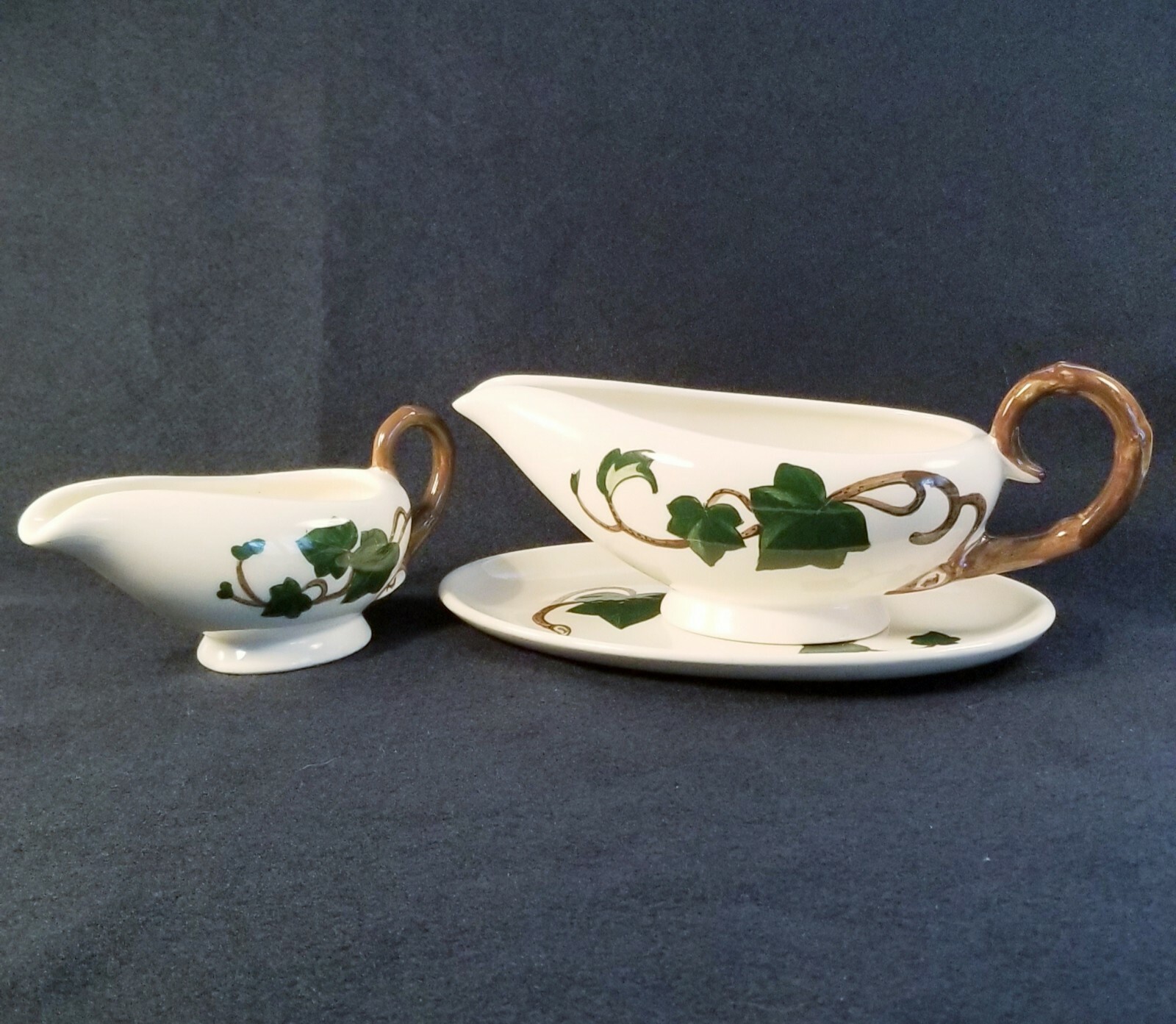 2 Metlox Poppytrail California Ivy Large and small Gravy Boats and Platter