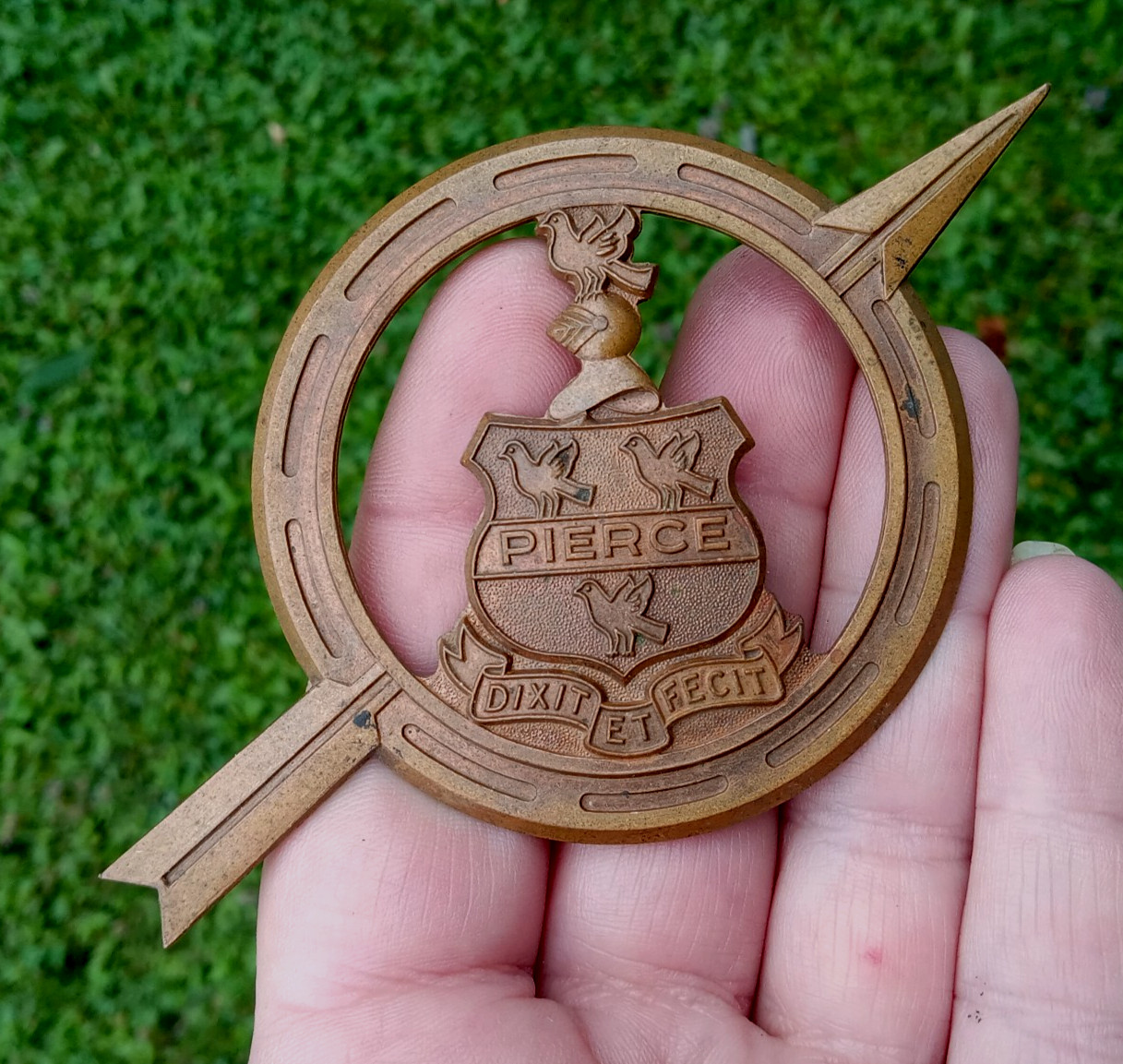 EXTREMELY RARE Original 1930\'s PIERCE Arrow Brass Radiator Grille Badge Emblem