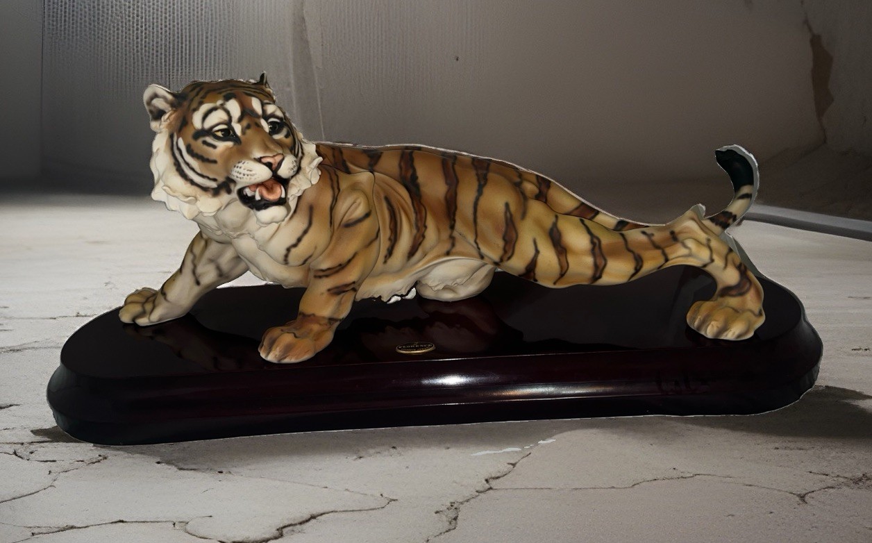 Giuseppe Armani Tiger  Figurine Florence  The Sovereign 2171S Rare Art