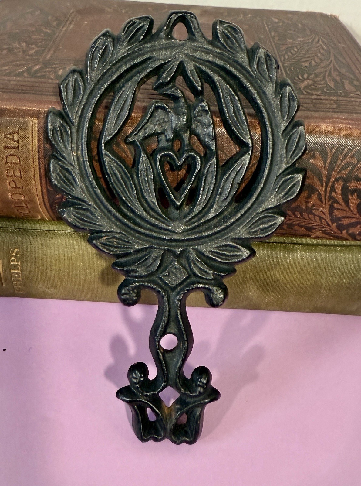 Vintage Cast Iron Eagle Trivet MT-13 Miniature Heart Wreath Footed