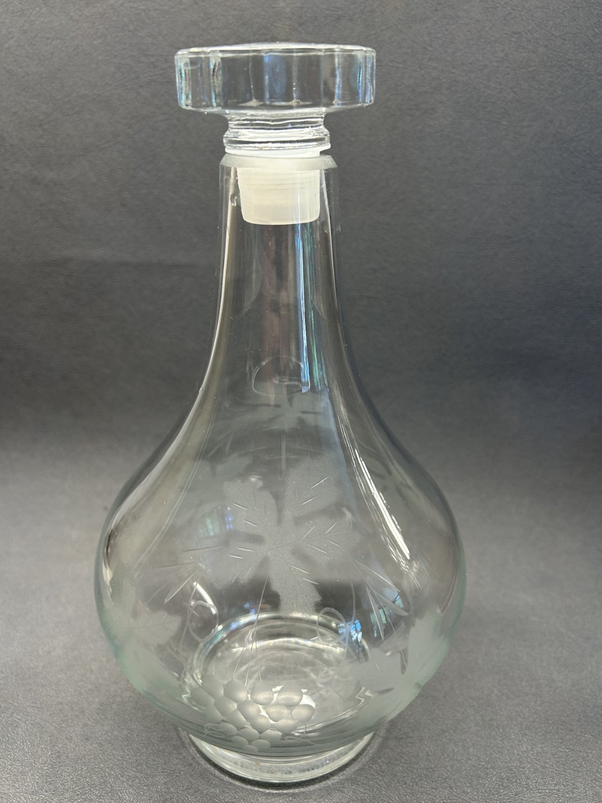 Vintage Etched Glass Wine Decanter Carafe w/ Stopper Grapes & Starburst Design