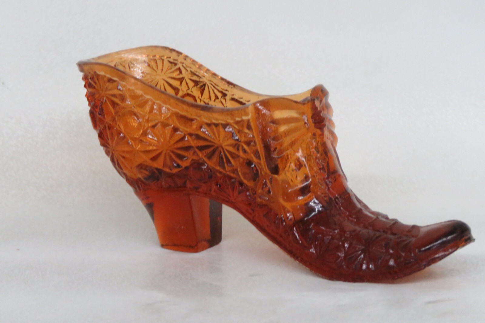 Boyd Daisy and Button Amber Glass Slipper Shoe Figurine 3603B