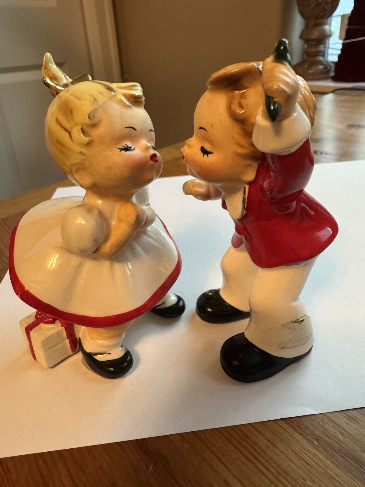 Vintage Joseph Originals Ceramic X- Mas Boy And Girl Under The Mistletoe, RARE