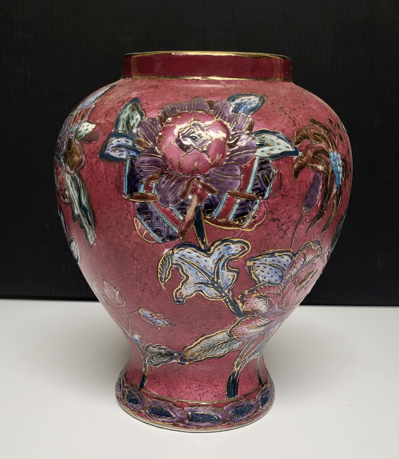 CLASSIC TRADITIONS Ceramic Vase Chinese Hand painted 6.5\