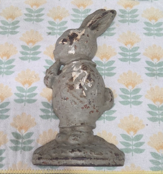 Antique Peter Rabbit Cast Iron Door Stop - Primitive Styled Unmarked Antique Peter Rabbit Cast Iron Door Stop - Primitive Styled Unmarked