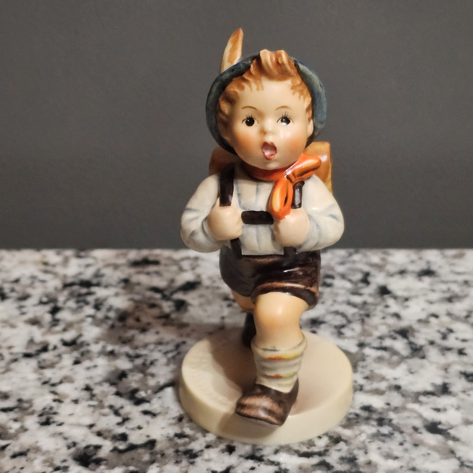 Vintage 1960-1972 TMK 3 Goebel Hummel \' School Boy \' # 82  2/0 -  4 1/2\