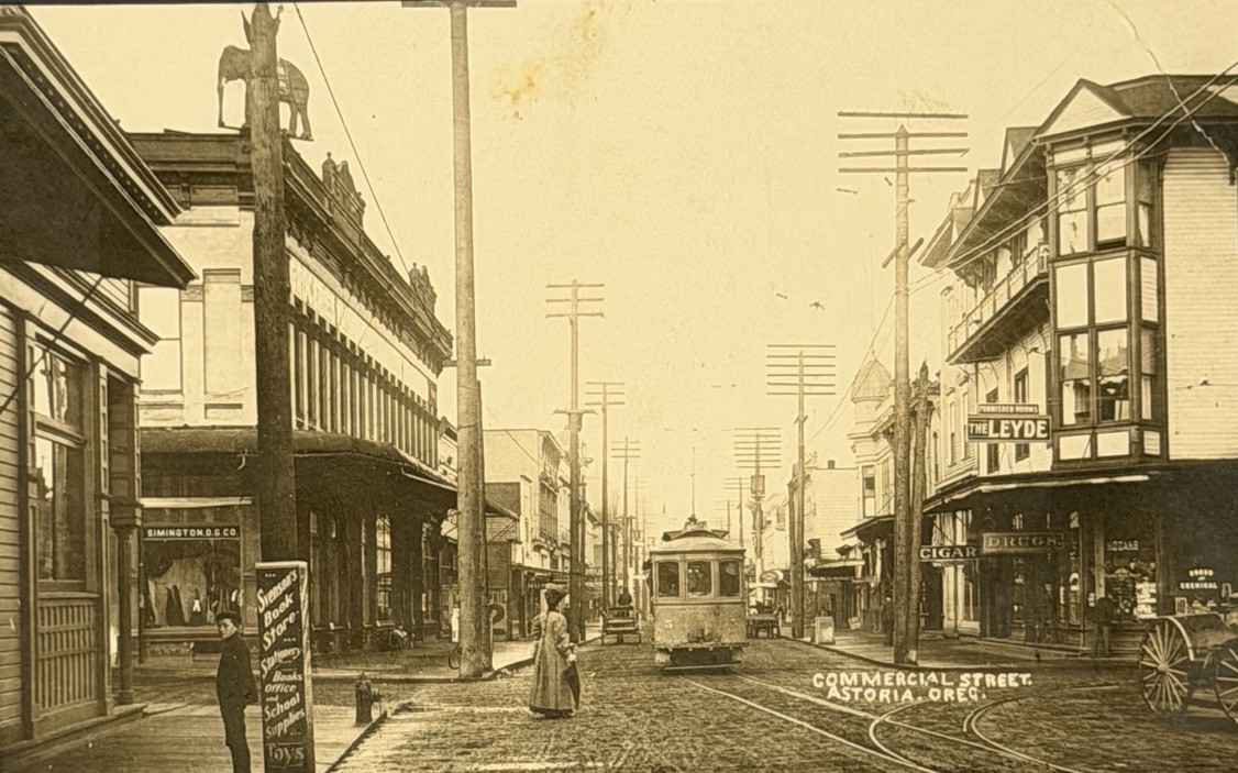 Commercial Street, Astoria, Oregon Vintage Postcard 1908 Antique Bookstore Inn