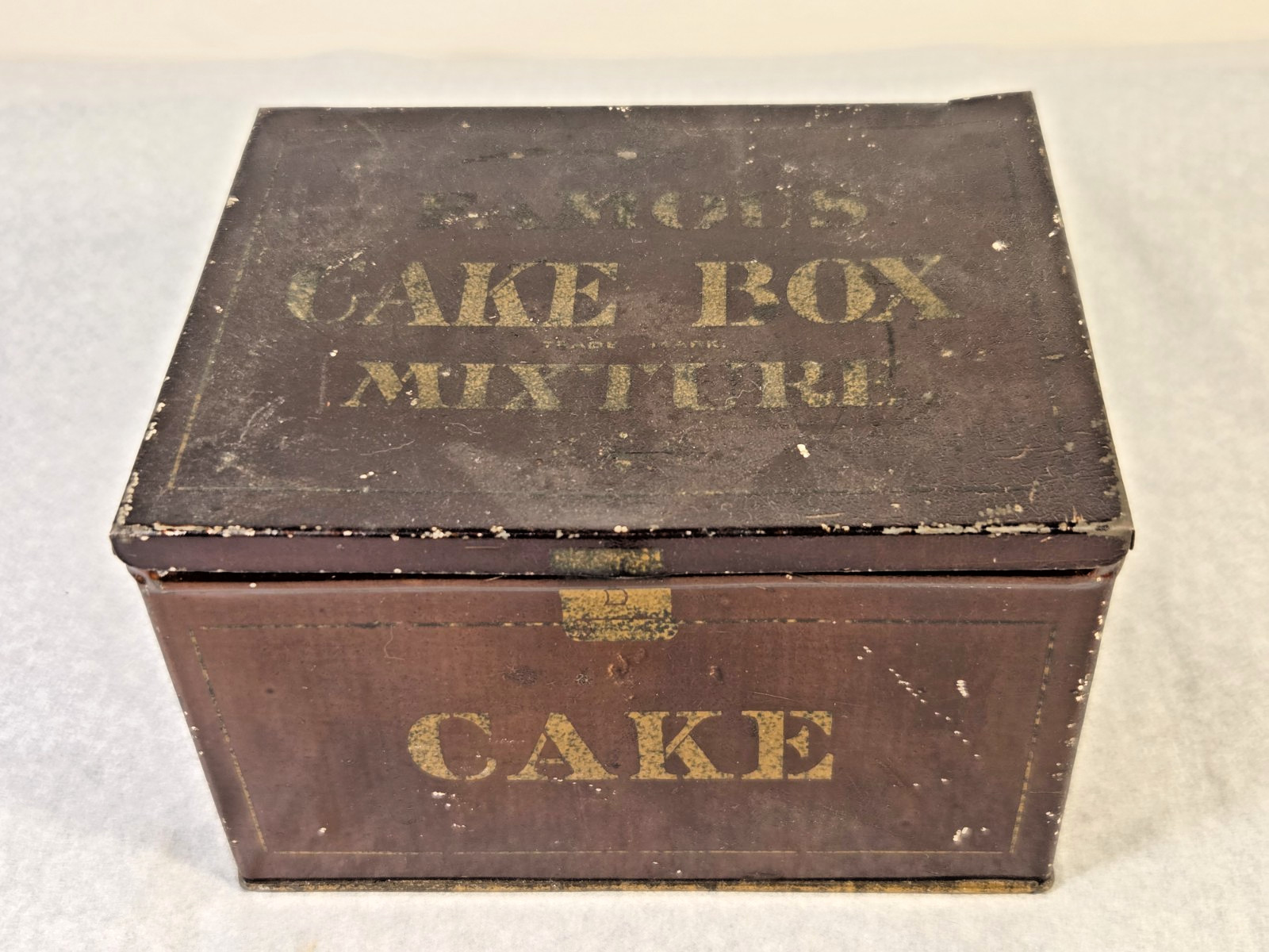 Antique Leavitt & Peirce Famous Cake Box Mixture Tabacco Tin Cambridge MA