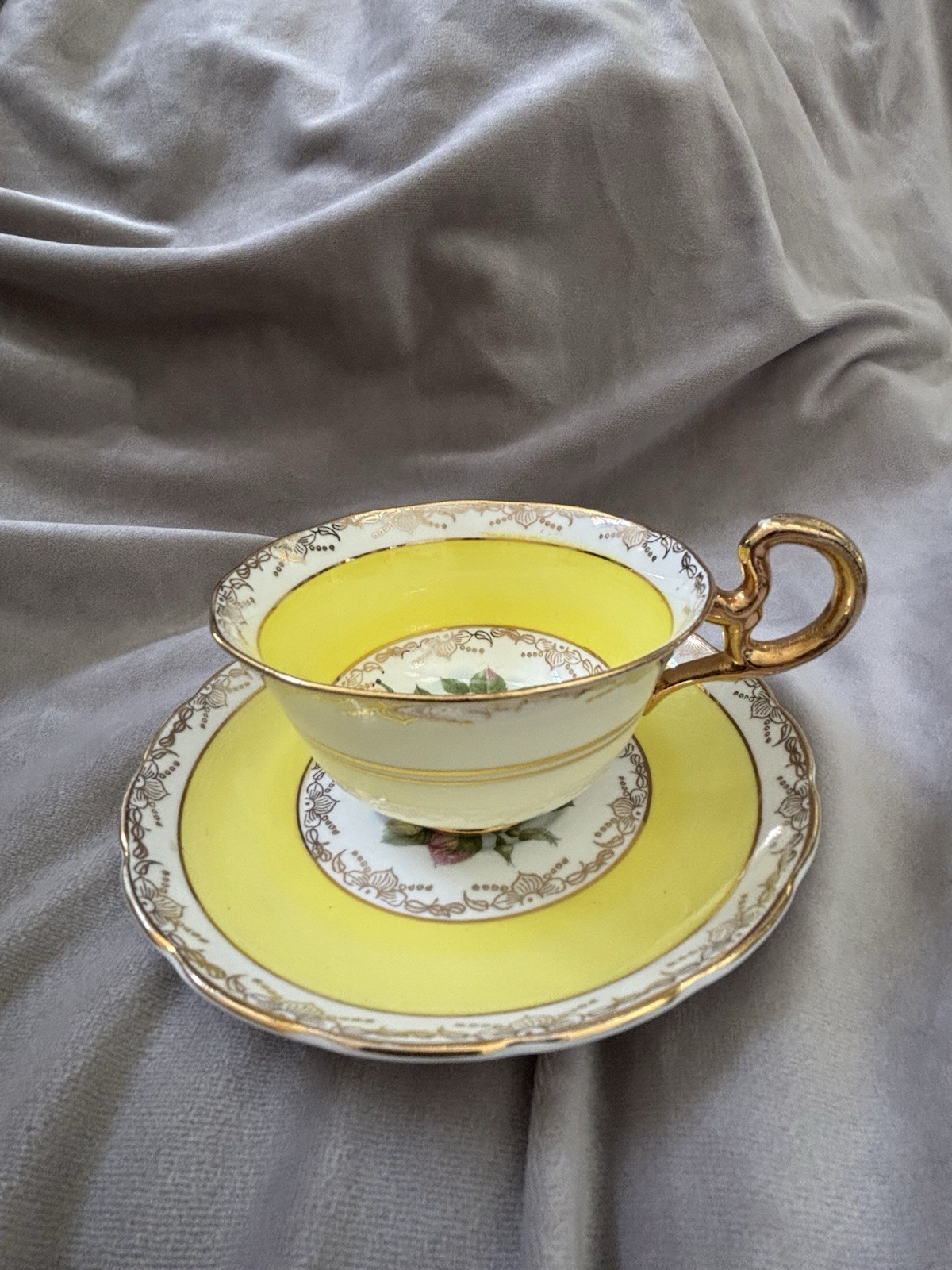 VINTAGE REGENCY YELLOW & GOLD CUP & SAUCER--BONE CHINA--ENGLAND--ROSES