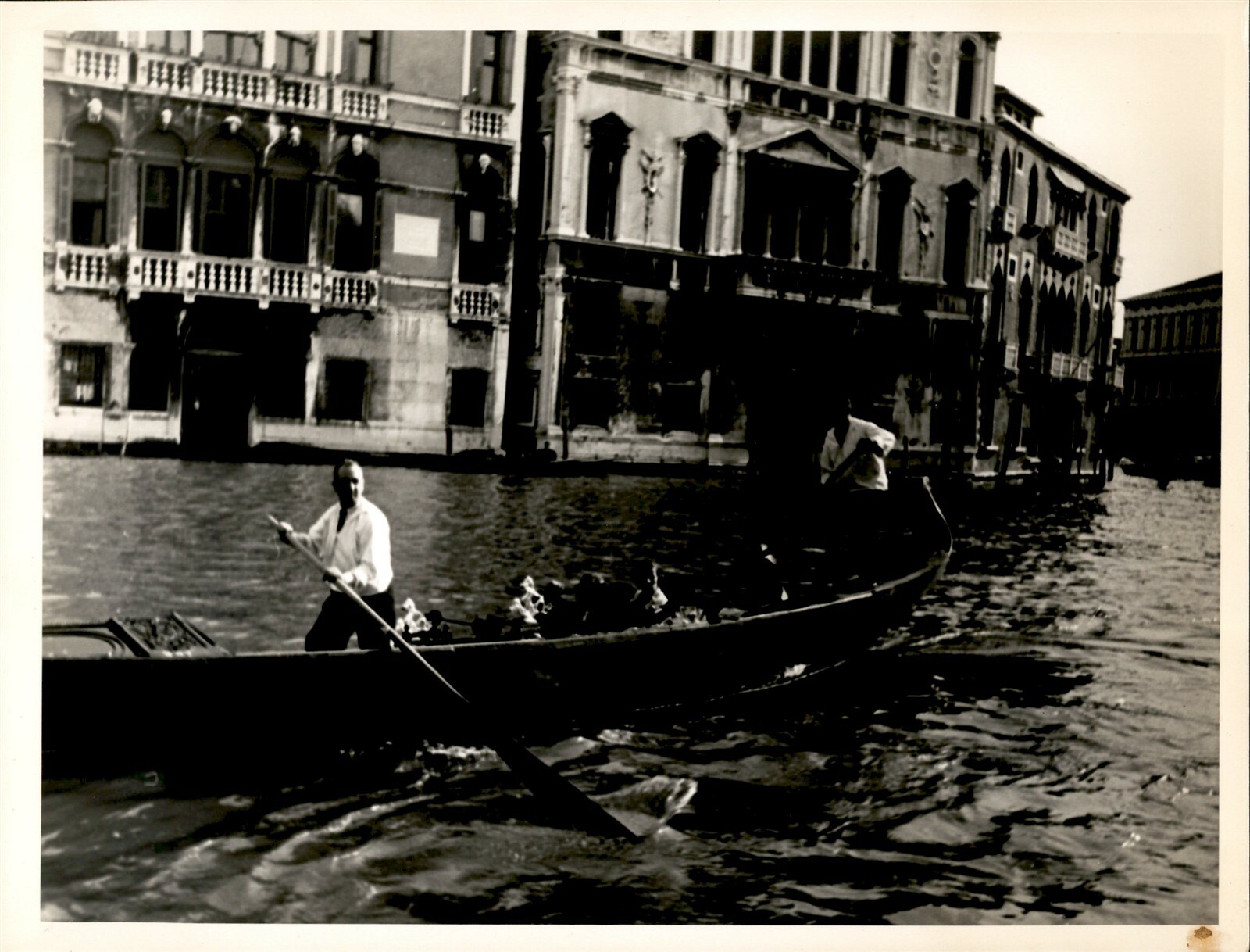 GA148 Original Photo GONDOLIERS IN CANALS Venice Italy Men Steering Tourists