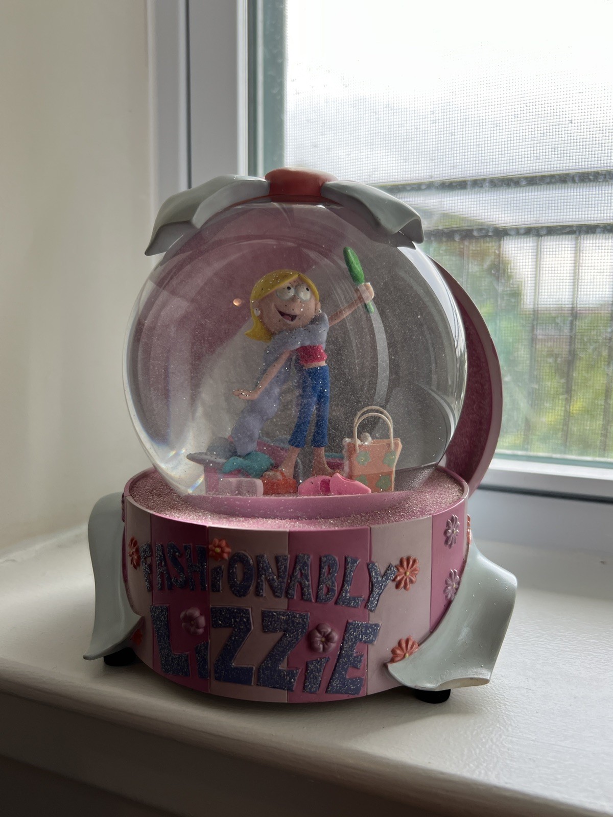 RARE READ Disney Lizzie McGuire Snow Globe Pink Glitter y2k 6\
